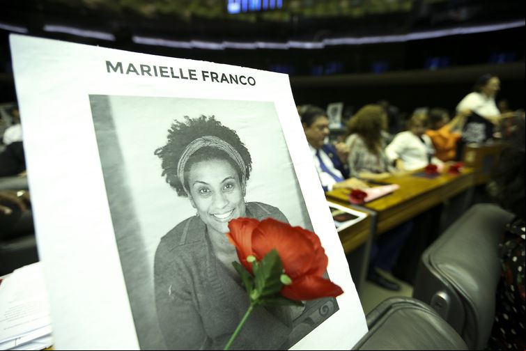 Foto: Marcelo Camargo/Arquivo Agência Brasil – Câmara dos Deputados realiza sessão solene para celebrar Dia Internacional do Direito à Verdade e prestar homenagem a vereadora Marielle Franco e ao motorista Anderson Gomes   